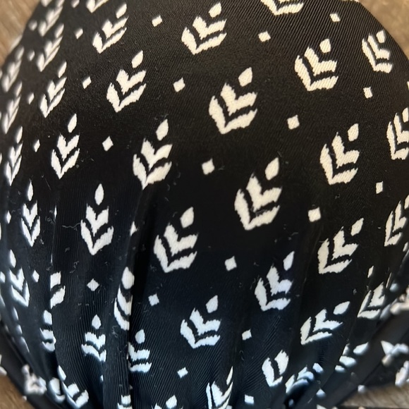 Two Piece Swim Suit, Med, bonus pairBlack, Sml athletic Shorts.M. Padded Top - Picture 4 of 7